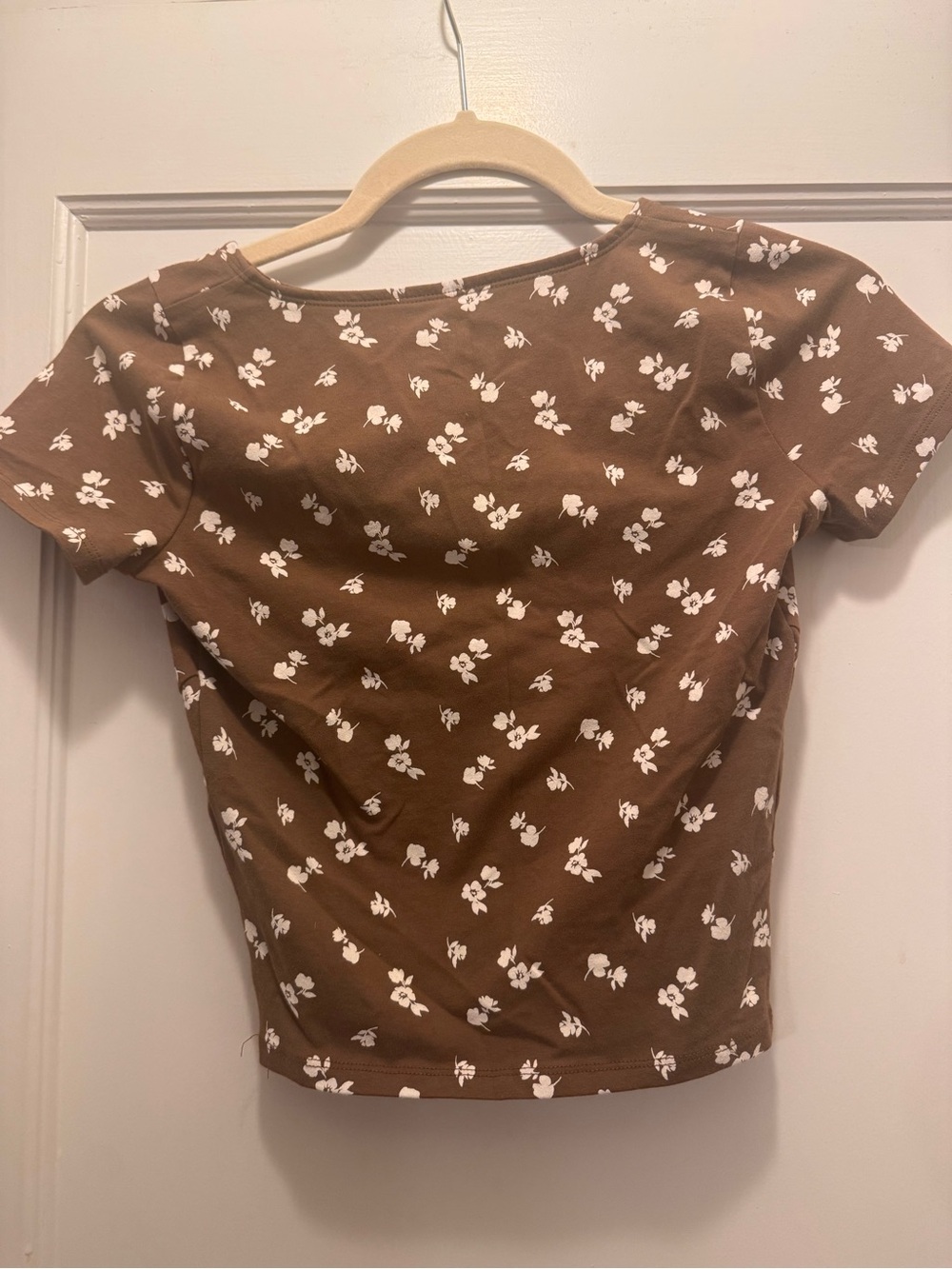 Hollister Brown Floral Tie-Front Scoop Crop Top - Picture 2 of 2
